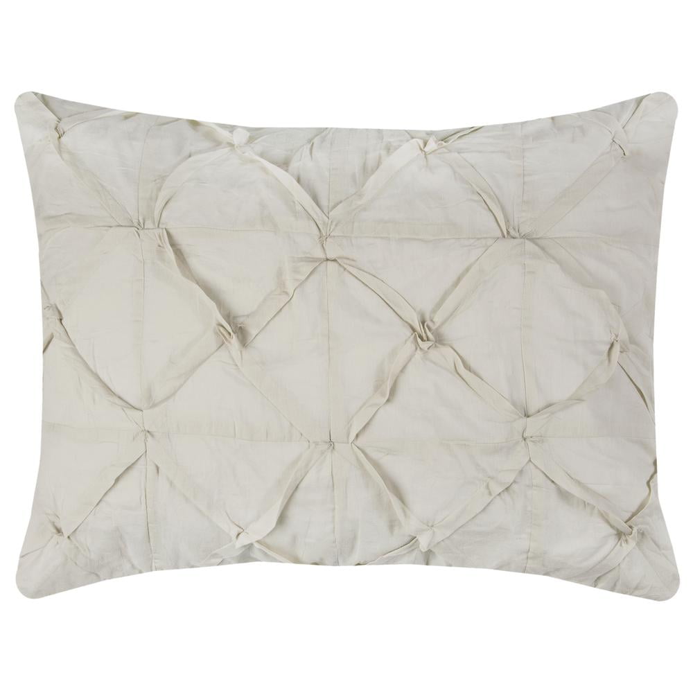 Rizzy Home 70" x 86" Quilt- BT1711