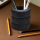 thumbnail image 5 of Portabolígrafos de escritorio con forma de neumático - Material de goma, estructura de 3 capas, almacena bolígrafos/cepillos, organizador decorativo para la oficina/casa, 5 of 7