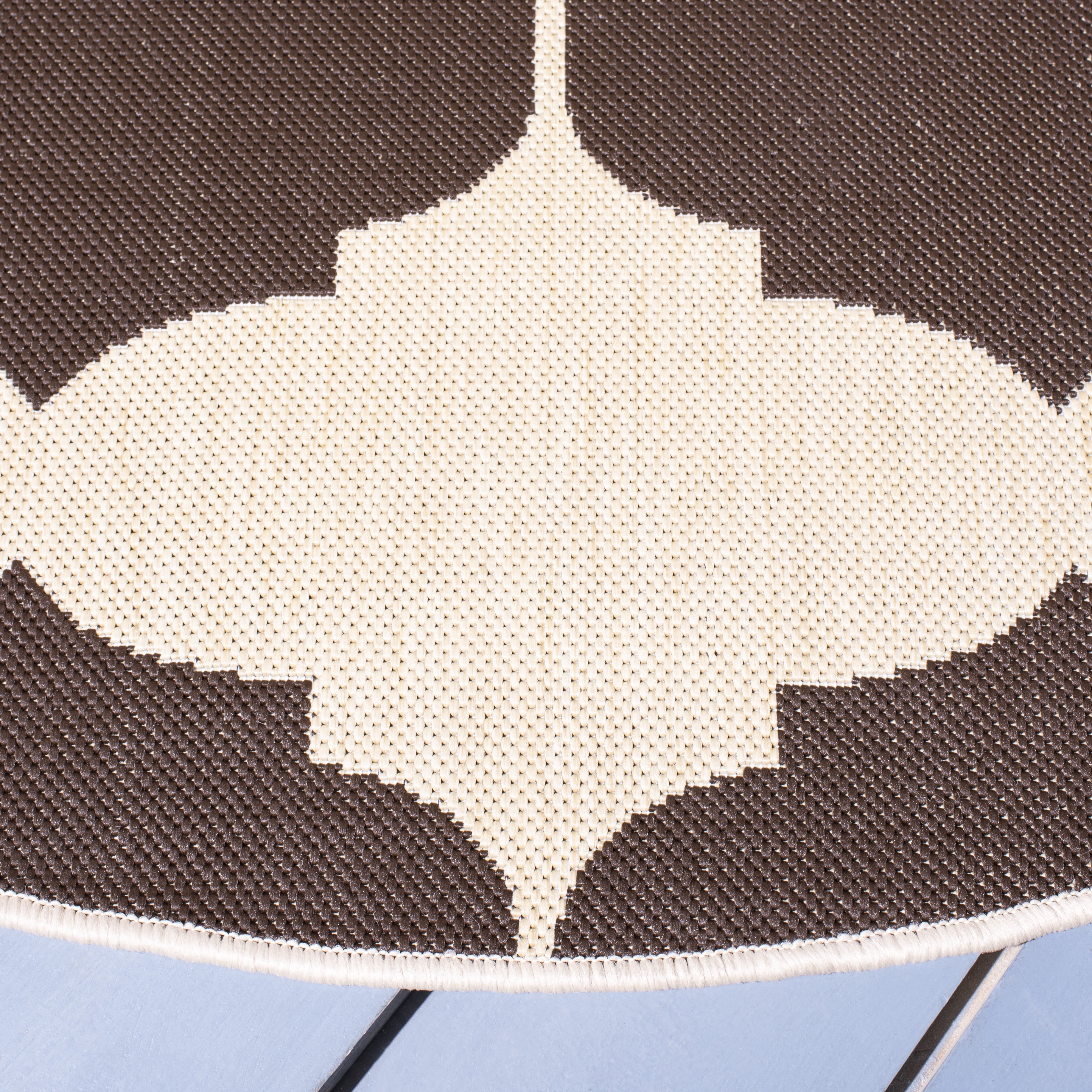 Safavieh Courtyard Elwyn Geometric Indoor/Outdoor Area Rug, Beige/Chocolate, 5'3" x 5'3" Round