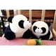 thumbnail image 4 of Peluche de panda gigante vívido, panda blanco y negro, muñeco de panda durmiendo para niños, 4 of 5