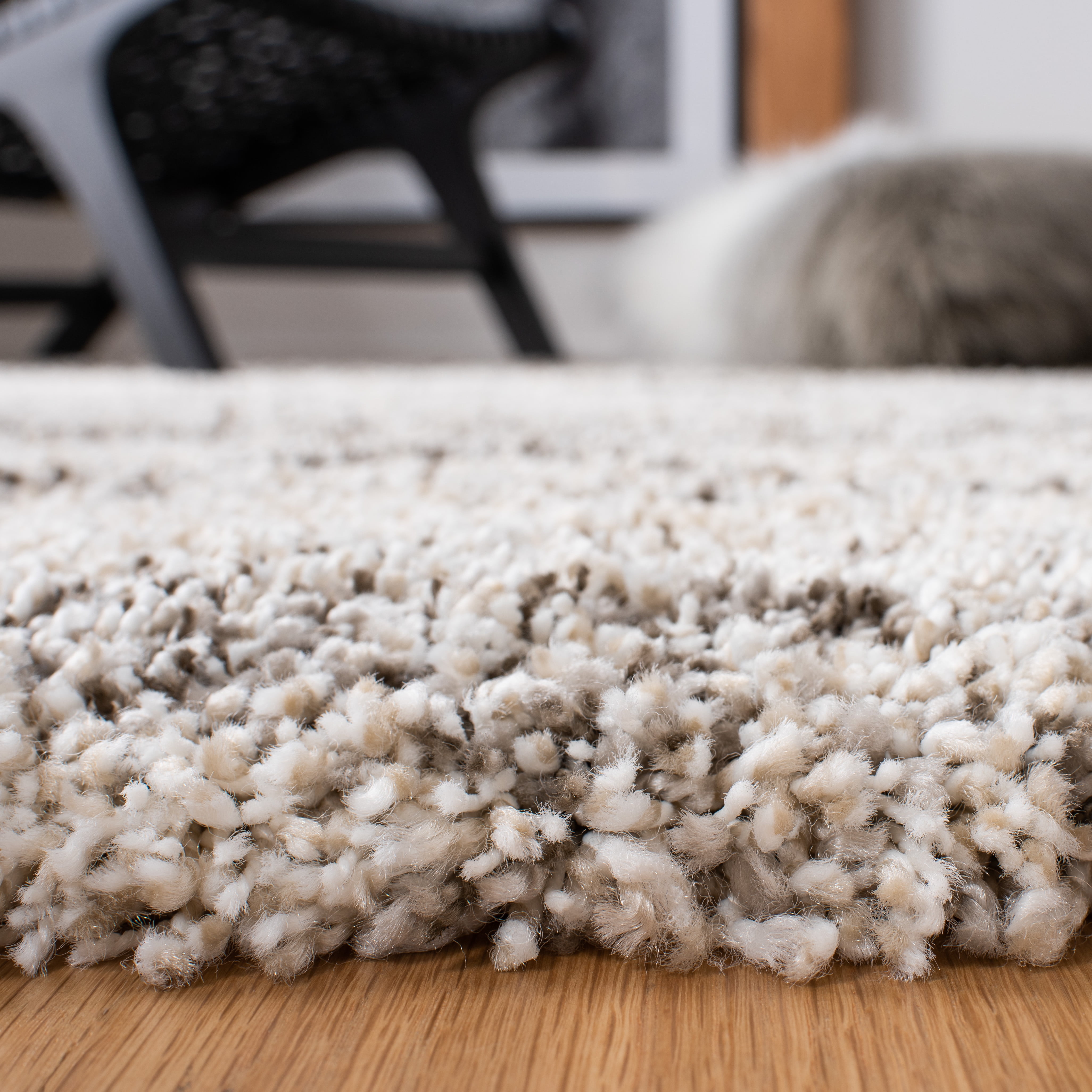 SAFAVIEH Hudson Amias Plush Geometric Shag Area Rug, Grey/Beige, 5'1" x 7'6"