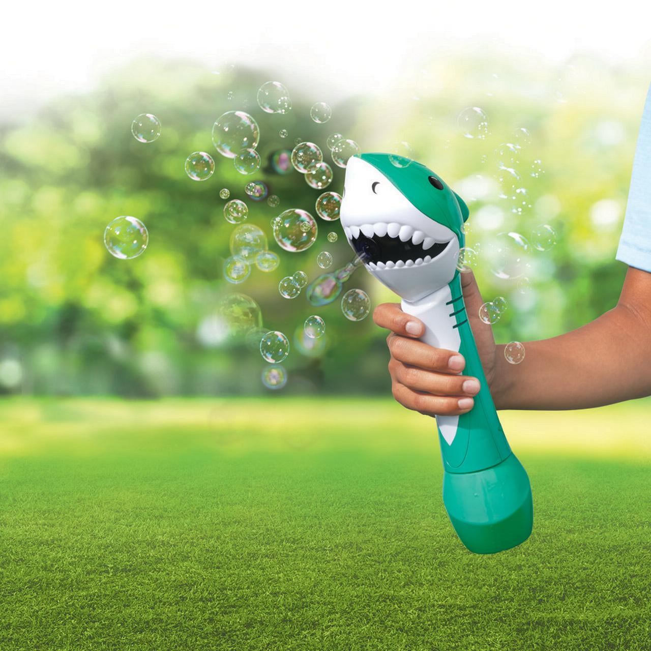 Play Day Shark Bubble Wand with Lights and Sounds, 4oz Solution - Unisex, 2AA Children Ages 3+