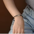 thumbnail image 3 of Bracelet en Cuir Tressé Fin pour Femmes, Ton Argent, Acier, 3 of 5