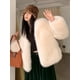 thumbnail image 4 of Abrigo de piel auténtica para mujer, chaqueta de invierno cálida y esponjosa de alta gama, 100 % piel de oveja de zorro natural, 4 of 5