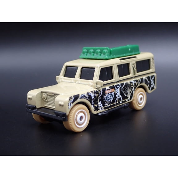 Open Box 1961-1971 LAND ROVER GEN II SAFARI TAN 1/64 SCALE COLLECTIBLE DIECAST MODEL CAR