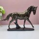 thumbnail image 1 of Colección de decoración de estatuas de caballos , decoración de de caballos de resina, decoración de regalos coleccionables, escultura Negro Colco Escultura de estatuilla de caballo, 1 of 7