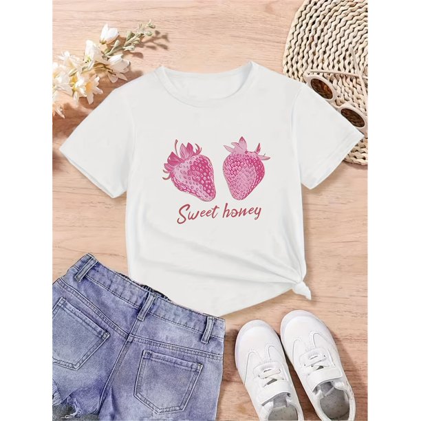 Cute "SWEET HONEY" And Strawberry Pattern Print Girls' Round Neck Fashion Comfortable Casual T-Shirt for Spring And Summer, a Perfect Gift for Girls' Clothing.