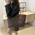 thumbnail image 4 of Bolso tote grande y versátil para mujer, ideal para el trabajo y el ocio, con estilo avanzado y moderno, para el otoño de 2025., 4 of 10