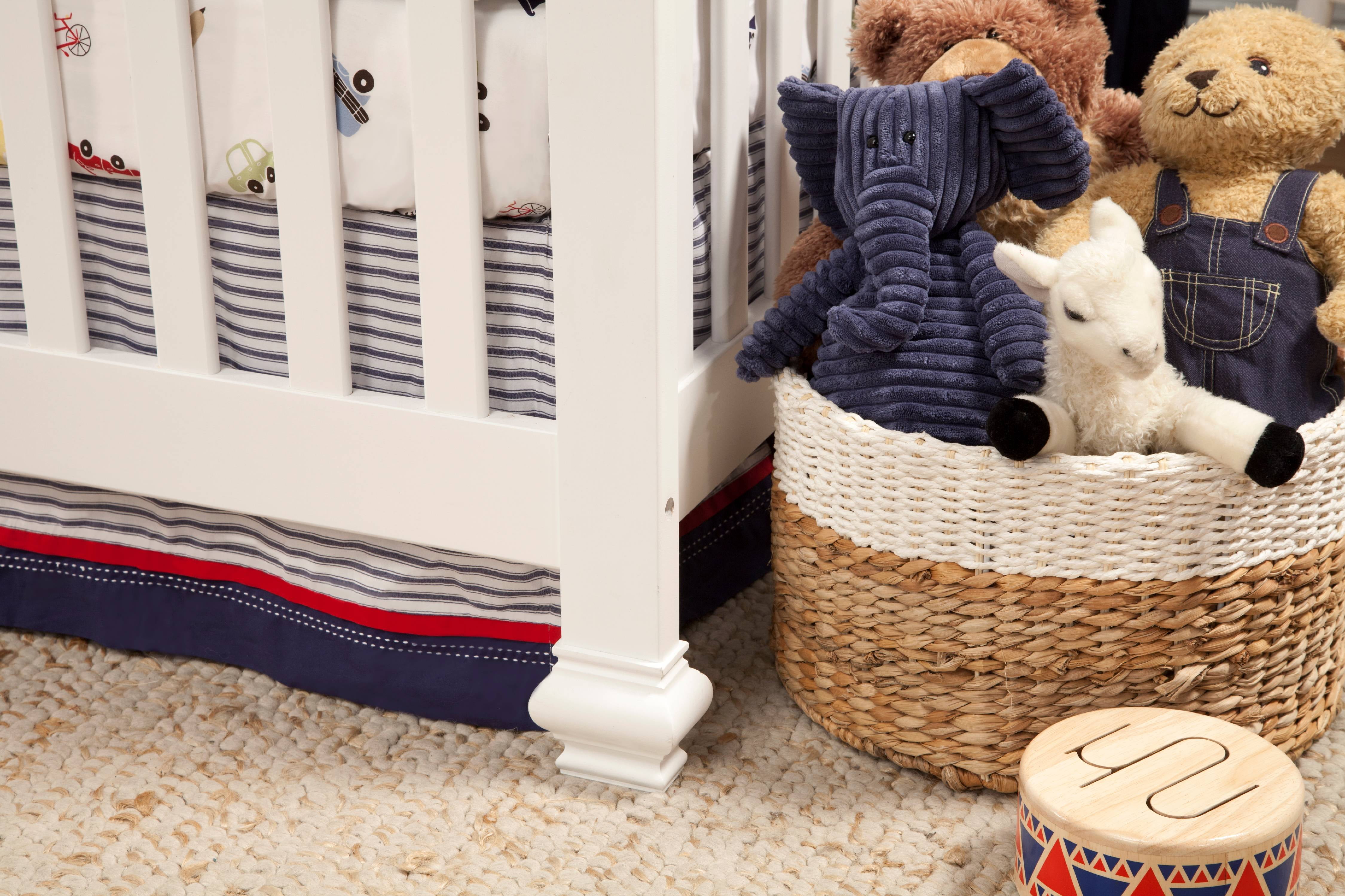 DaVinci Clover 4 in 1 Convertible Crib in White Finish Walmart