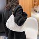 thumbnail image 4 of Bolso de hombro de felpa suave para mujer bolsa de hombro Ehuebsd con cadena gruesa cálida de piel Color caramelo Invierno, 4 of 9