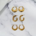 thumbnail image 3 of JeenMata Juego de 3 Pares de Pendientes de Moda para Mujer en Baño de Oro Amarillo, Pendientes de Aro, Pendientes Hipoalergénicos Colgantes Gruesos y Livianos, Regalo de Joyería para Mujer, 3 of 5