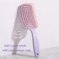 thumbnail image 4 of Cepillo desenredante con orificios curvos para cabello húmedo y seco, secado rápido, color morado., 4 of 5