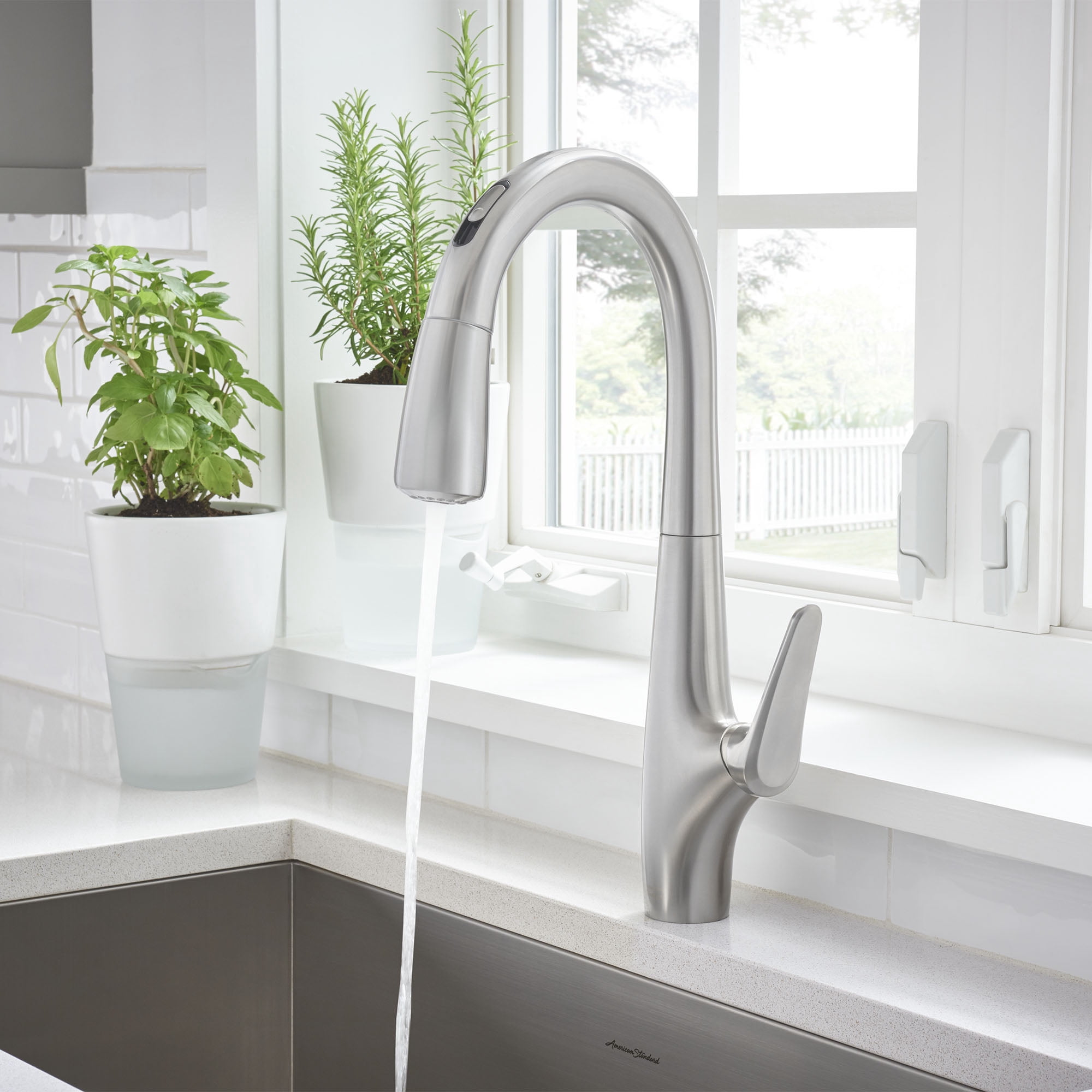 American Standard Avery Selectronic Single-Handle Pull-Down Sprayer Kitchen Faucet in Stainless Steel