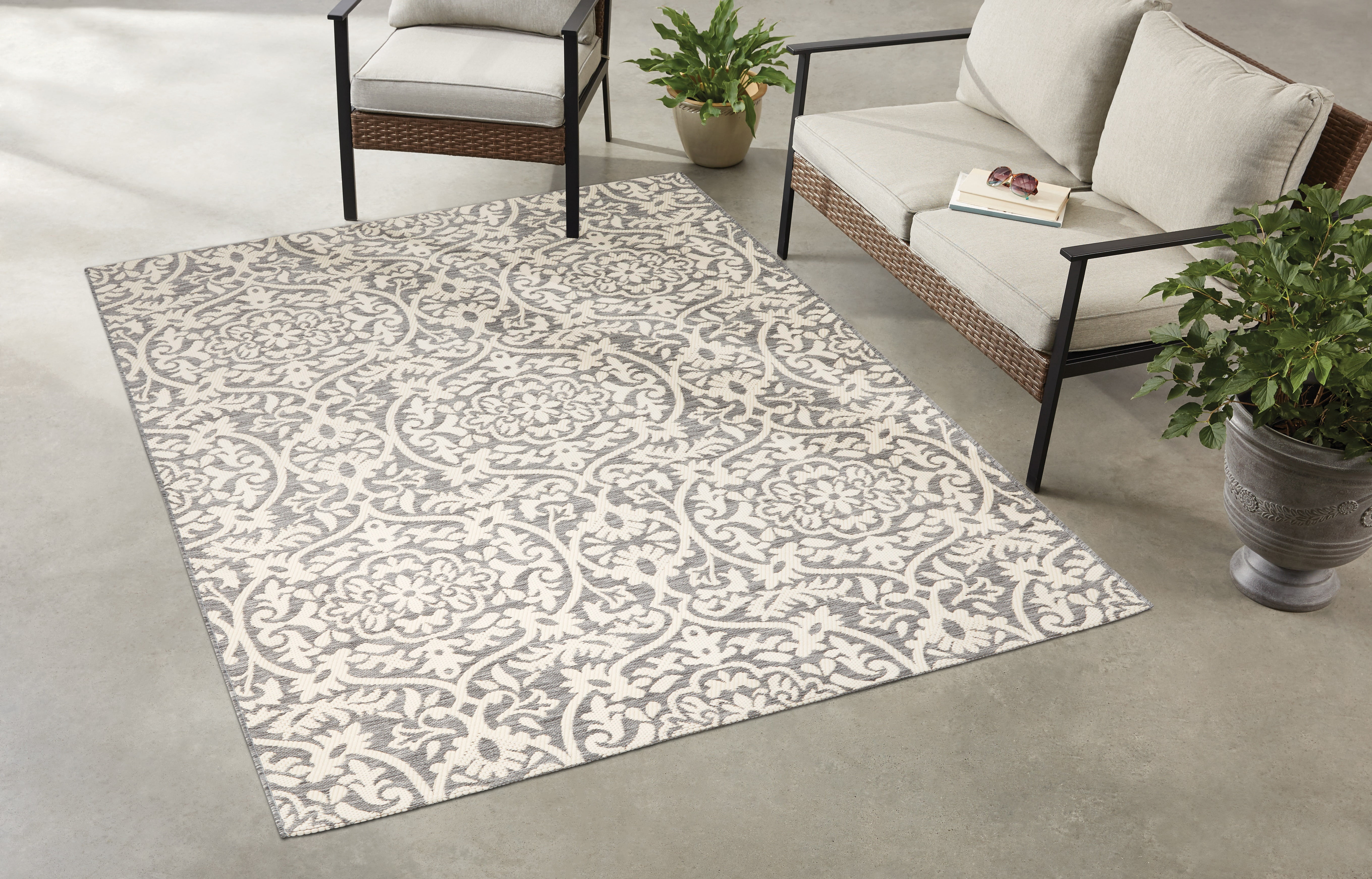 Mainstays 5' x 7' Gray Medallion Outdoor Rug