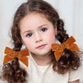 thumbnail image 4 of Set de 3 pinzas para el cabello con lazo de terciopelo, estilo princesa, con diseño de dulces y estilo moderno., 4 of 6
