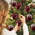 thumbnail image 4 of Bolas navideñas flocadas de terciopelo de 8 cm, paquete de 4, rojas, para árbol de Navidad | Colgantes ligeros para decoración navideña en casa, oficina, escuela, fiestas, bodas, 4 of 6
