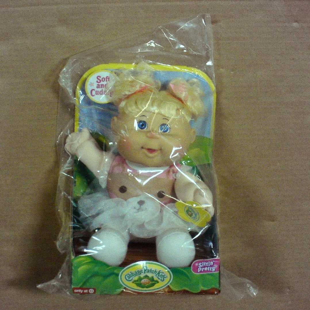 cabbage patch sittin pretty doll