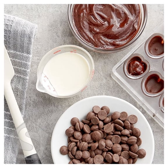 Callebaut Recipe 60/40/38 Dark Chocolate Calletsâ„¢ 22 lb.