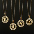 thumbnail image 2 of Collar con colgante redondo Yashi 26 letras AZ color dorado, 2 of 5