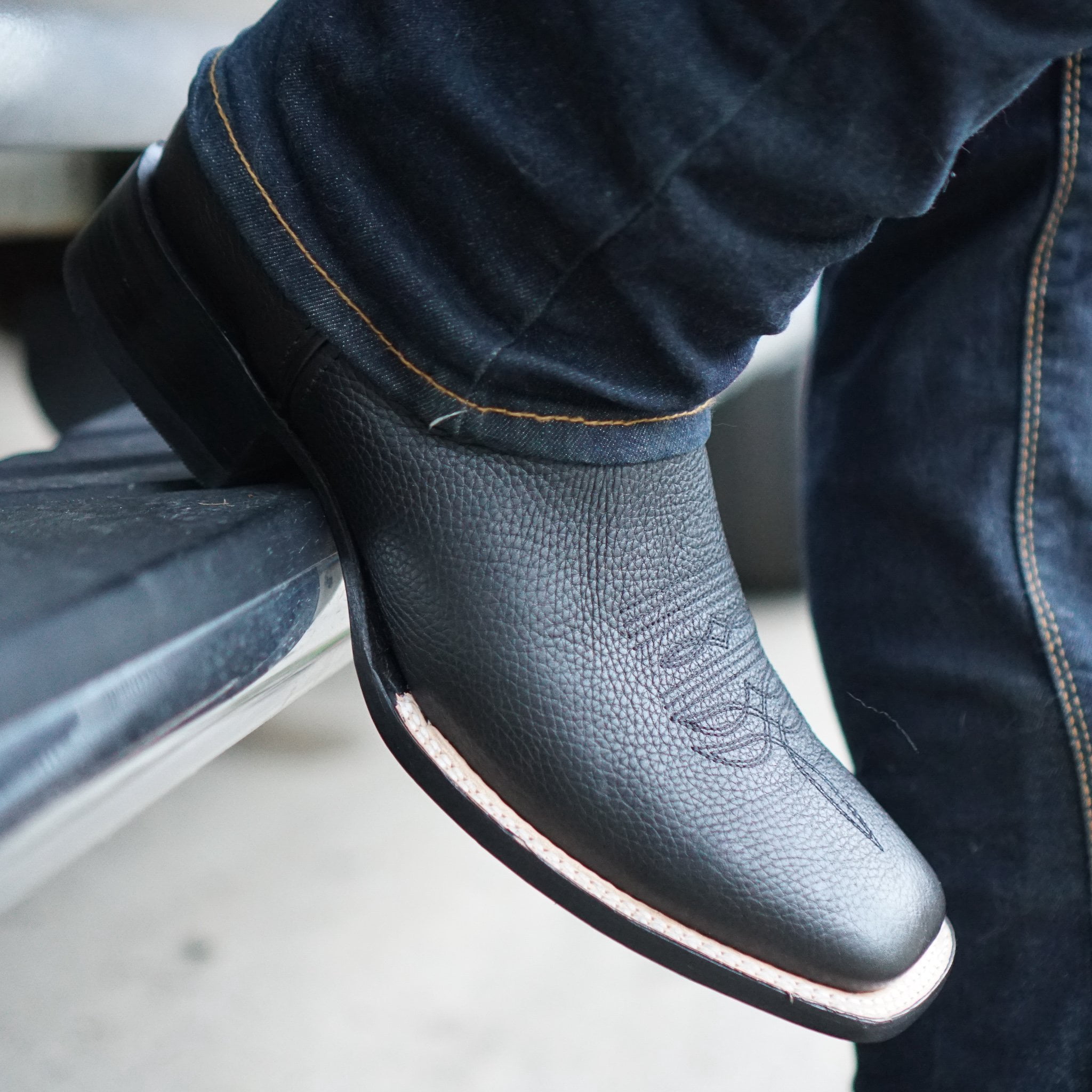 mens square toe cowboy boots