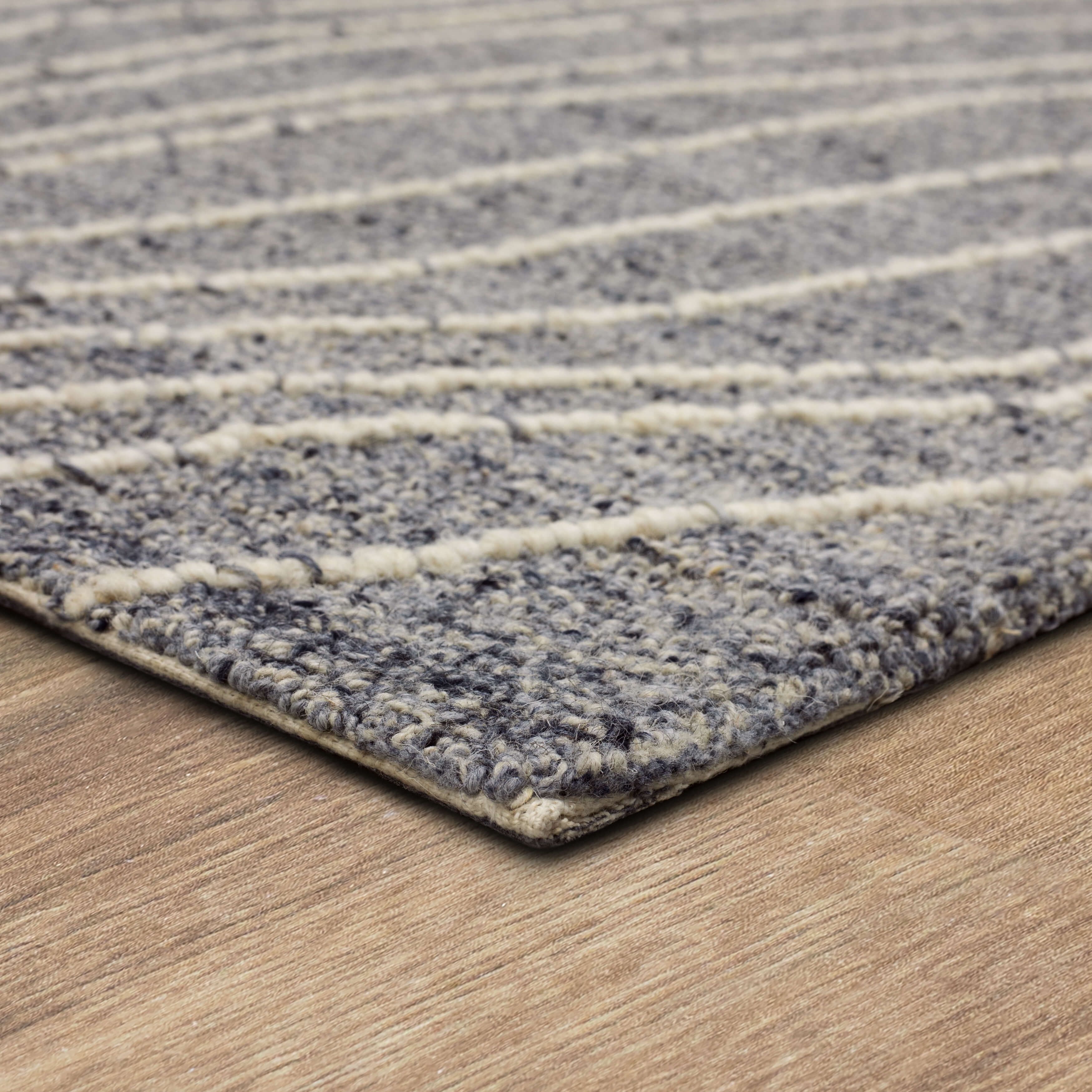 Mainstays Wool Lines Plush Indoor Fade Resistant Tufted Area Rug, Navy, 1'10" x 6'