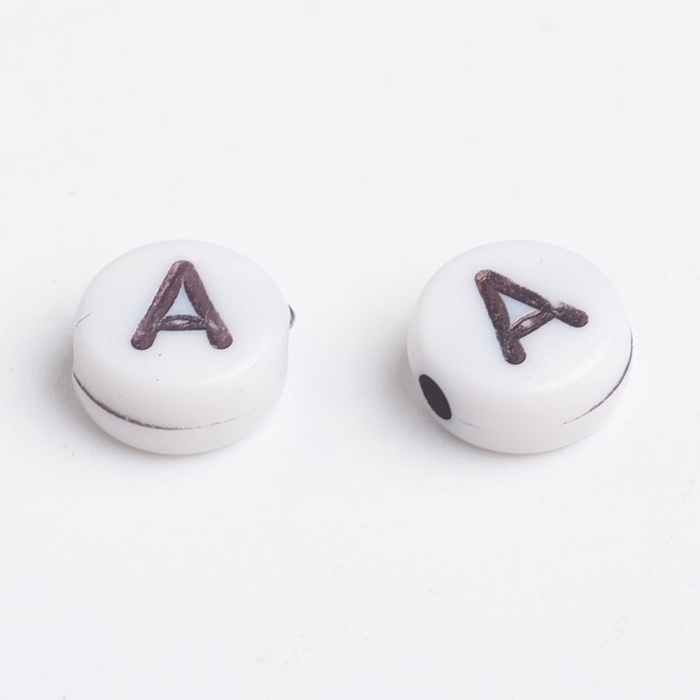 500 g Acrylic Horizontal Hole Letter Beads Flat Round Size: about 7mm in diameter 3mm thick hole: 1.5mm about 4060pcs/500g.