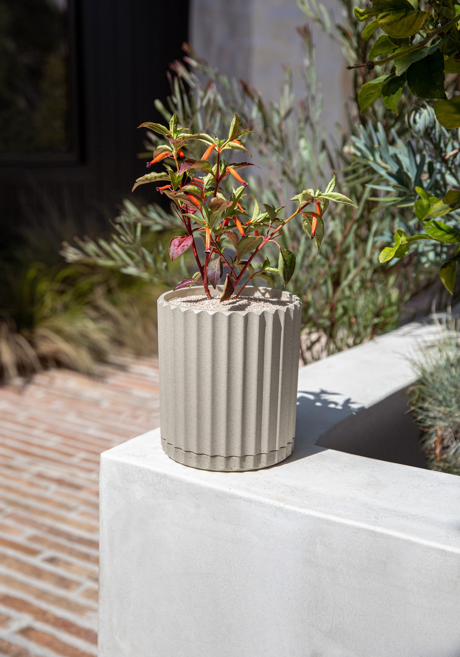 Veradek Mason Series Demi 6" Plastic-Stone Planter 2-Pack Sand
