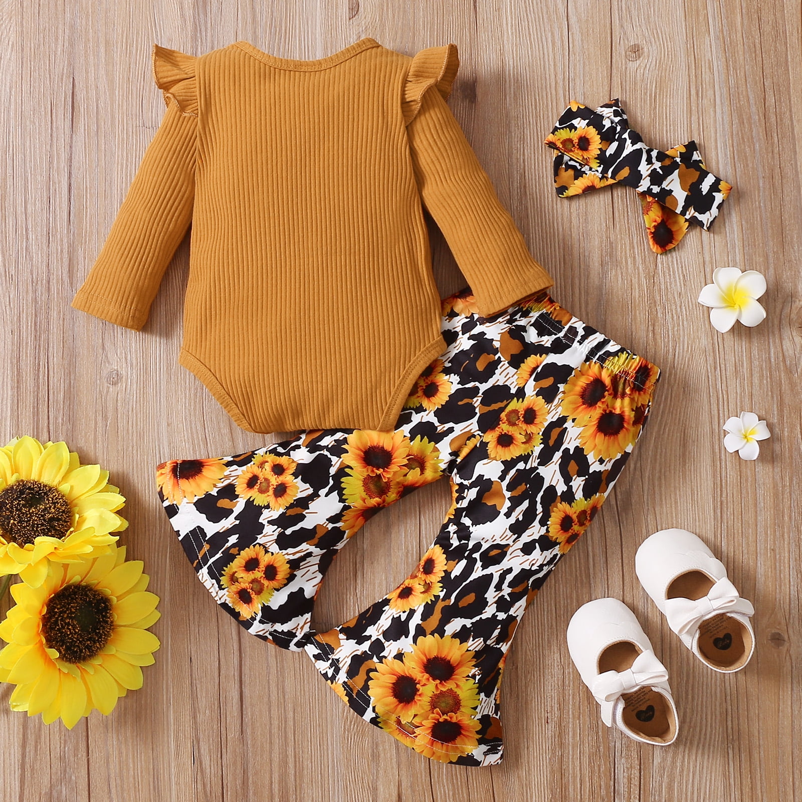 2pcs Baby Girl Solid Eyelet Embroidered Long-sleeve Romper and Flared Pants Set