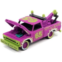 Johnny Lightning 1965 Chevy Tow Truck Demolition Derby Pink Street Freaks NEW