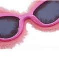 thumbnail image 4 of Mujeres Felpa Fuzzy Cat Eye Gafas de sol Gafas Moda Punk Estilo retro Cómodas Anteojos Gafas de sol para damas Festivales Fiesta de conducción Rosa Sunnimix Gafas de sol de felpa, 4 of 8