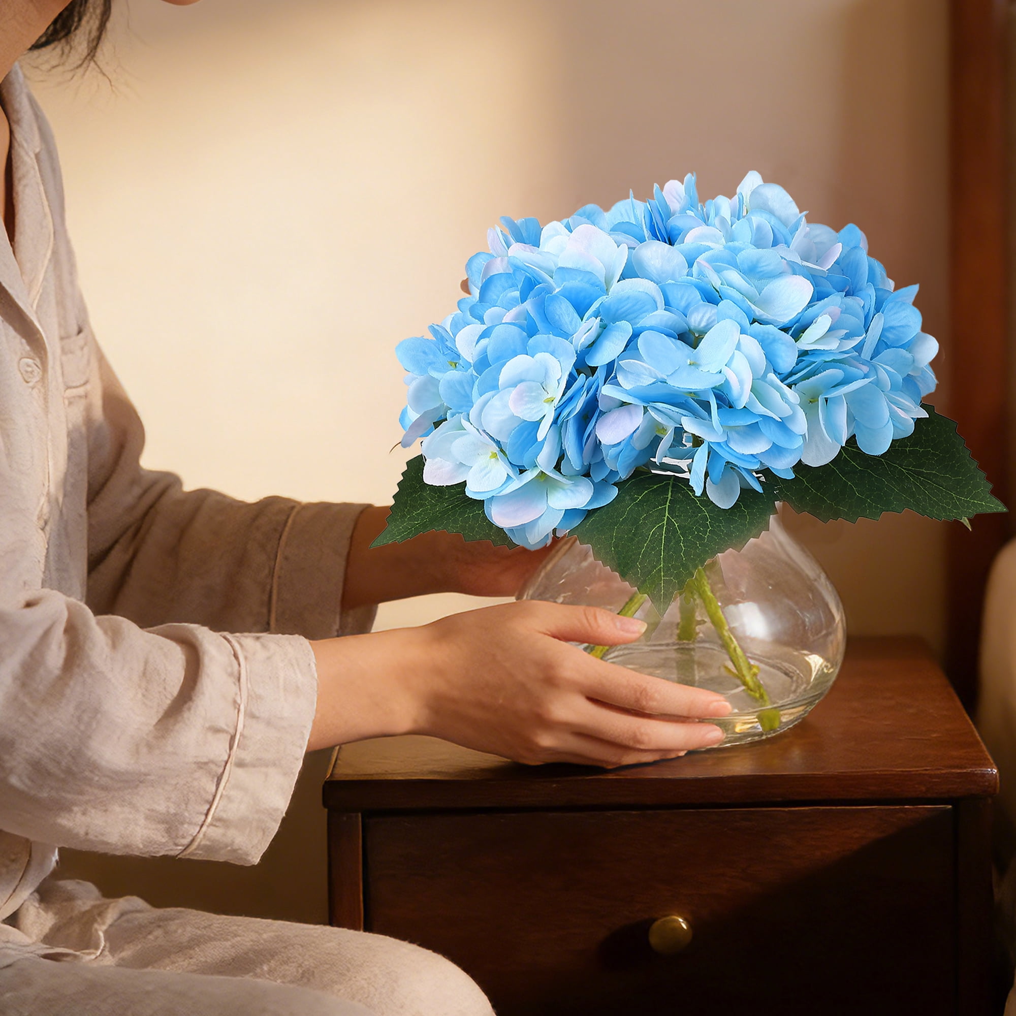 Elegant Artificial Hydrangea Silk Flowers with Glass Vase & Faux Water – Realistic White Faux Floral Arrangement Centerpiece for Table, Shelf, Bathroom, Home, or Wedding Decoration,Blue