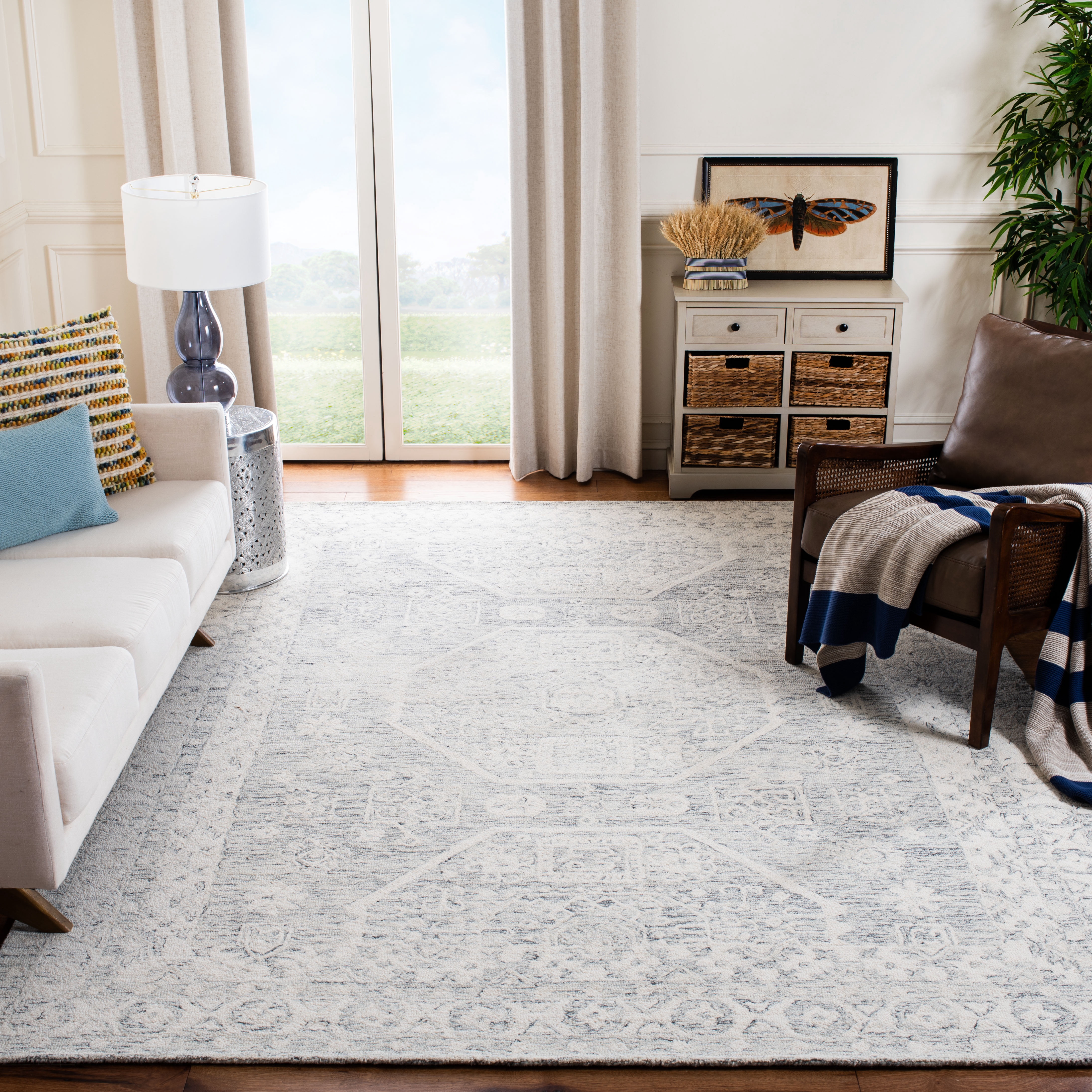 SAFAVIEH Micro-Loop Robina Floral Area Rug, Charcoal/Ivory, 10' x 14'