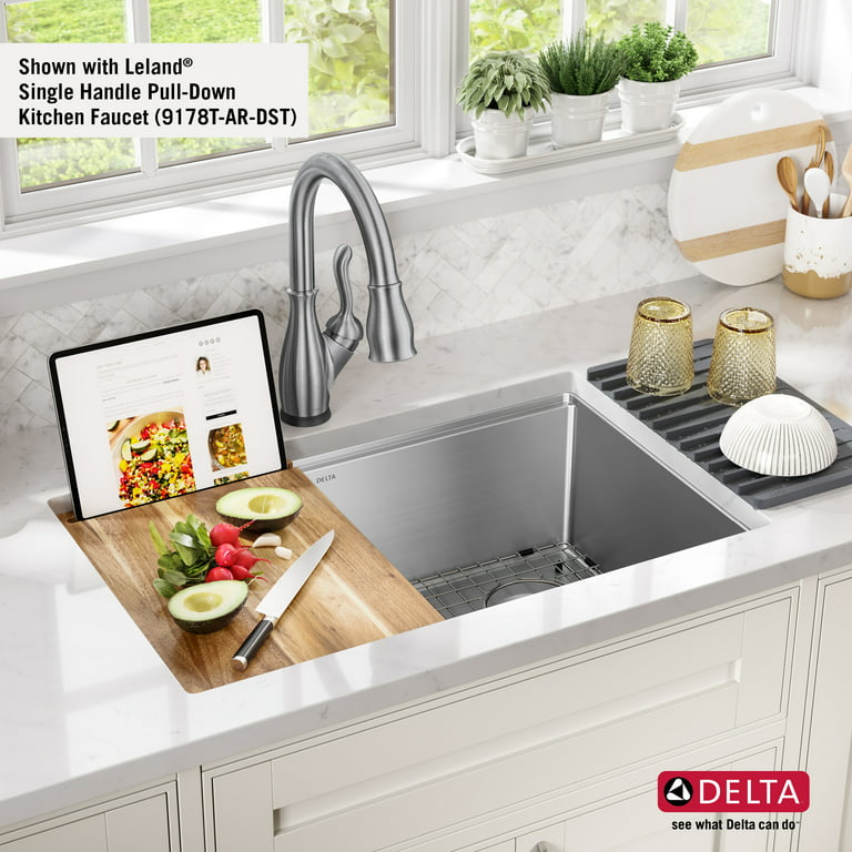 30 Sink Base - Momplex Vanilla Kitchen