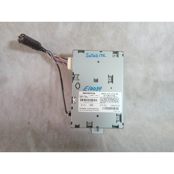 Pre-Owned 2006 Acura TL Passenger Side Quarter Mounted XM Satellite Receiver OEM LKQ - Verify Specific Vehicle Fitment In Description - (Good)