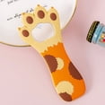 thumbnail image 1 of Décapsuleur magnétique en forme de patte de chat - Multifonctionnel - Motif de dessin animé - Couleurs vives - Aimant en silicone avec aimant de réfrigérateur pour la maison - Point jaune, 1 of 5