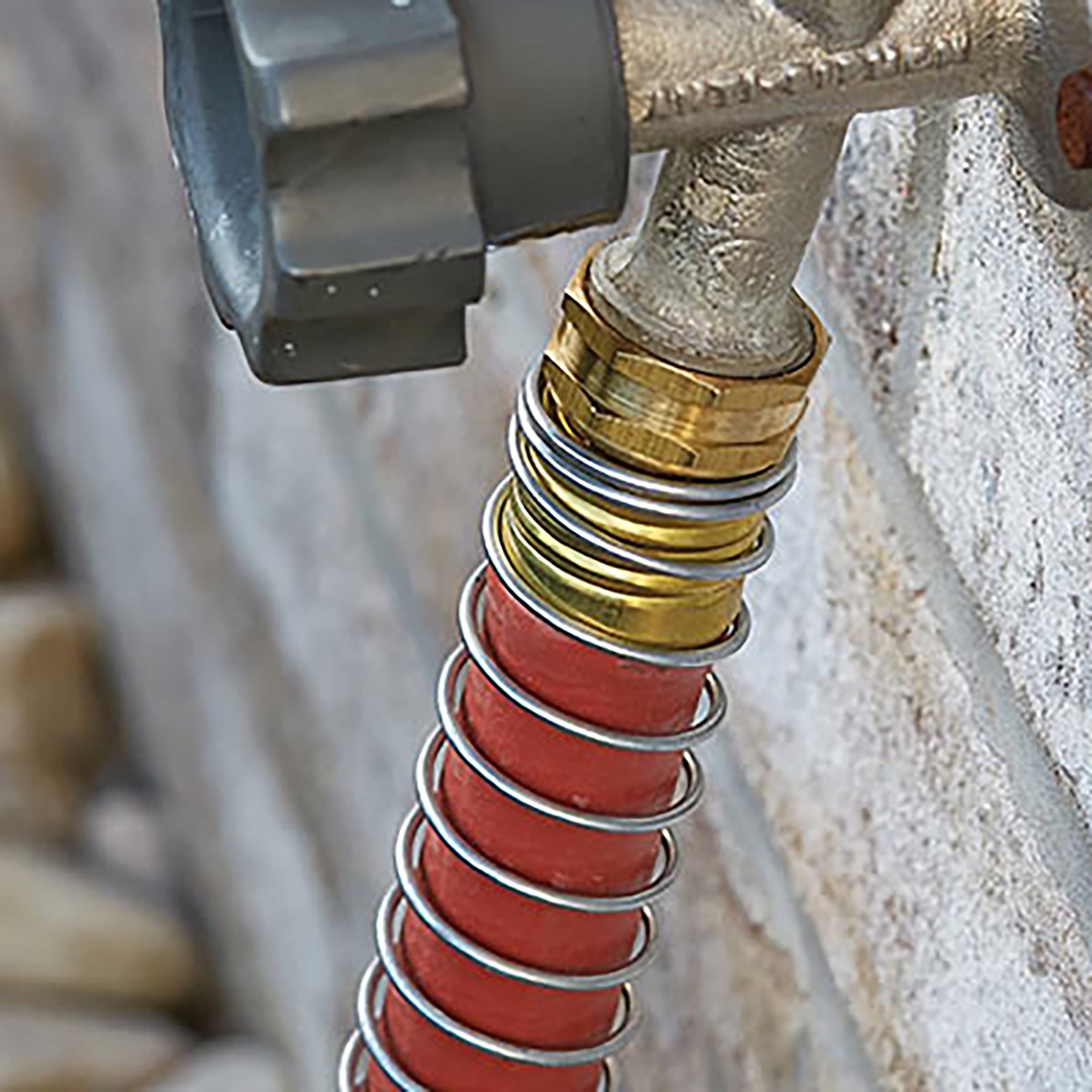 Gilmour Heavy-Duty Garden Hose, 5/8" x 25', 600 PSI, 8-Layer Construction, Kink-Resistant Design with Brass Couplings