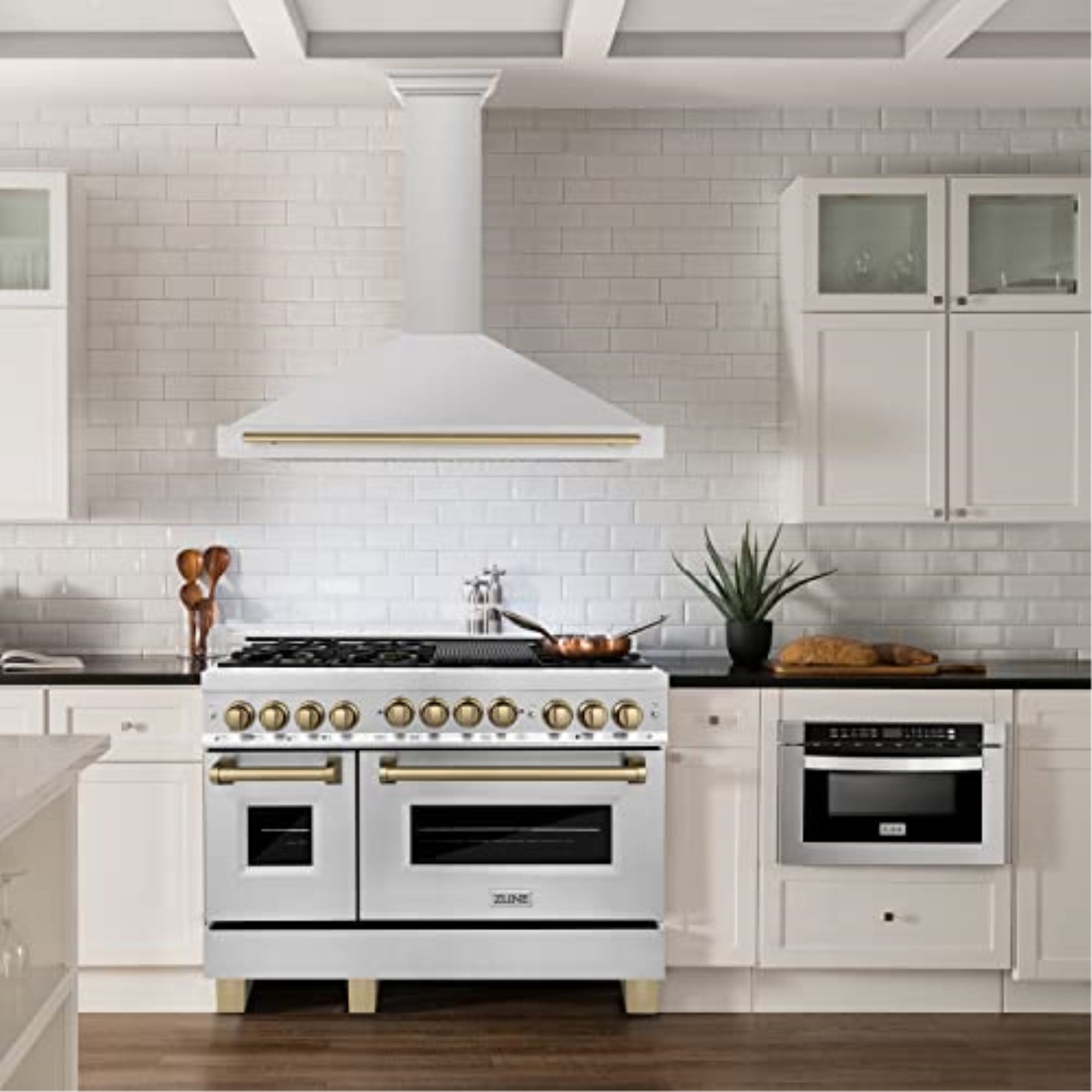 ZLINE 48 ZLINE Autograph Edition Stainless Steel Range Hood with Stainless Steel Shell and Champagne Bronze Handle (KB4SNZ-48-CB