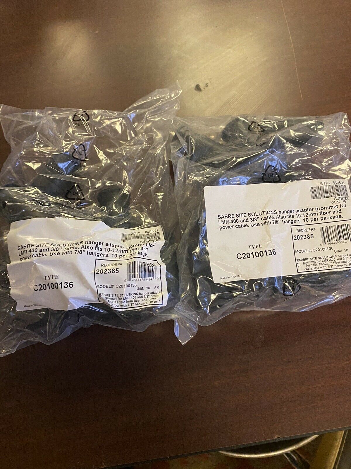 NEW Sabre LMR-400 / 3/8in 10-12mm Hanger Adapter Grommet (C20100136) 20 PER LOT