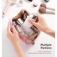 thumbnail image 3 of Bolsa de maquillaje de viaje Aveniee Small de piel vegana rosa, 3 of 6