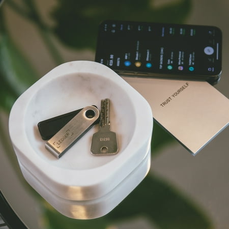 Ledger - Nano X Crypto Hardware Wallet - Bluetooth - Onyx Black