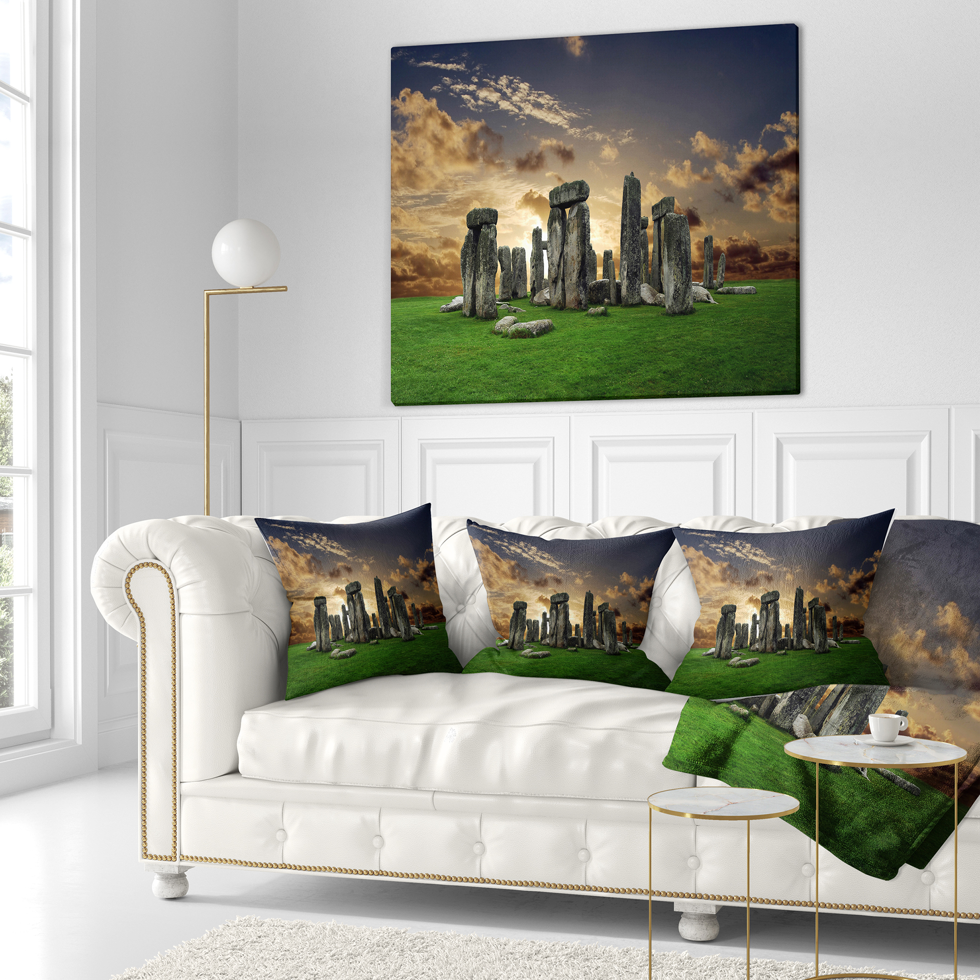 Designart Stonehenge - Landscape Photography Throw Pillow - 18x18