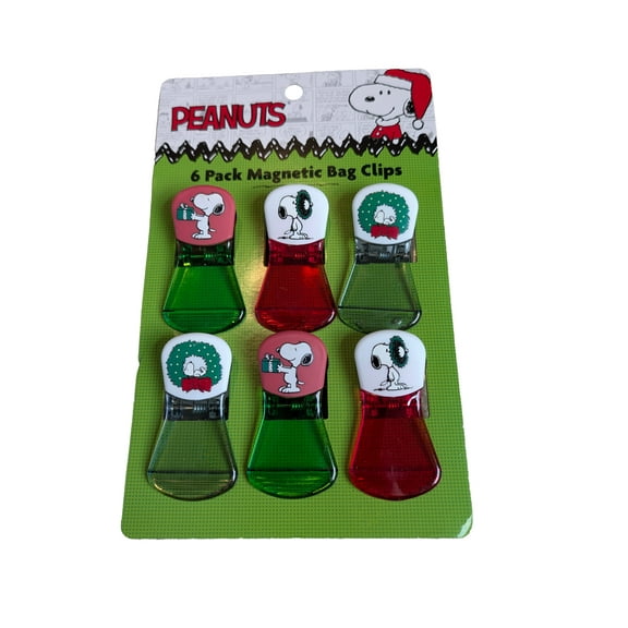 Peanuts 6 Pack Magnetic Bag Chip Clips Snoopy Christmas Wreath
