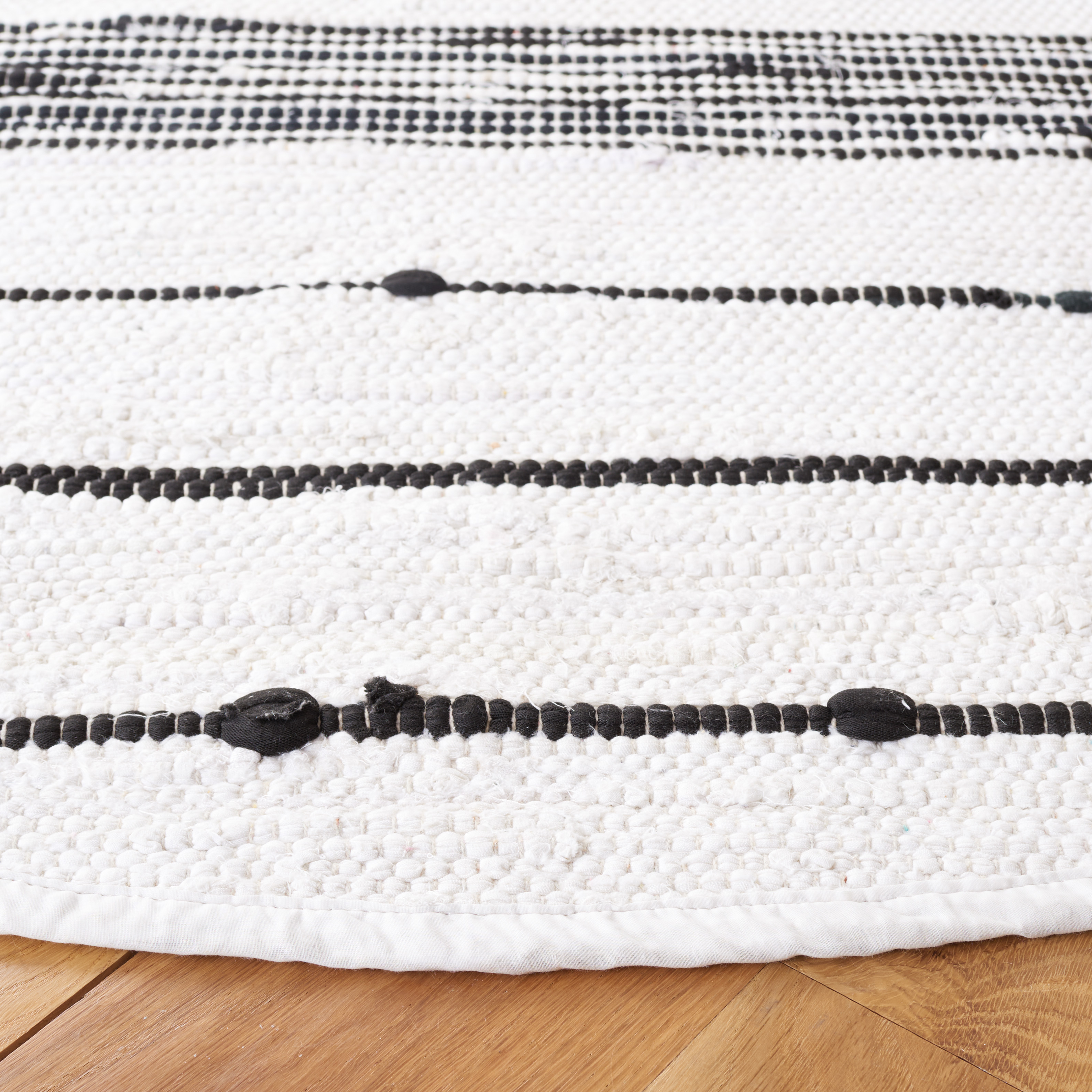 SAFAVIEH Striped Kilim Kalysta Striped Cotton Area Rug, Ivory/Black, 6' x 6' Round