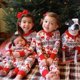thumbnail image 3 of Una familia de tres y cuatro pijamas navideños familiares de manga larga con estampado de alces europeos y americanos, 3 of 4