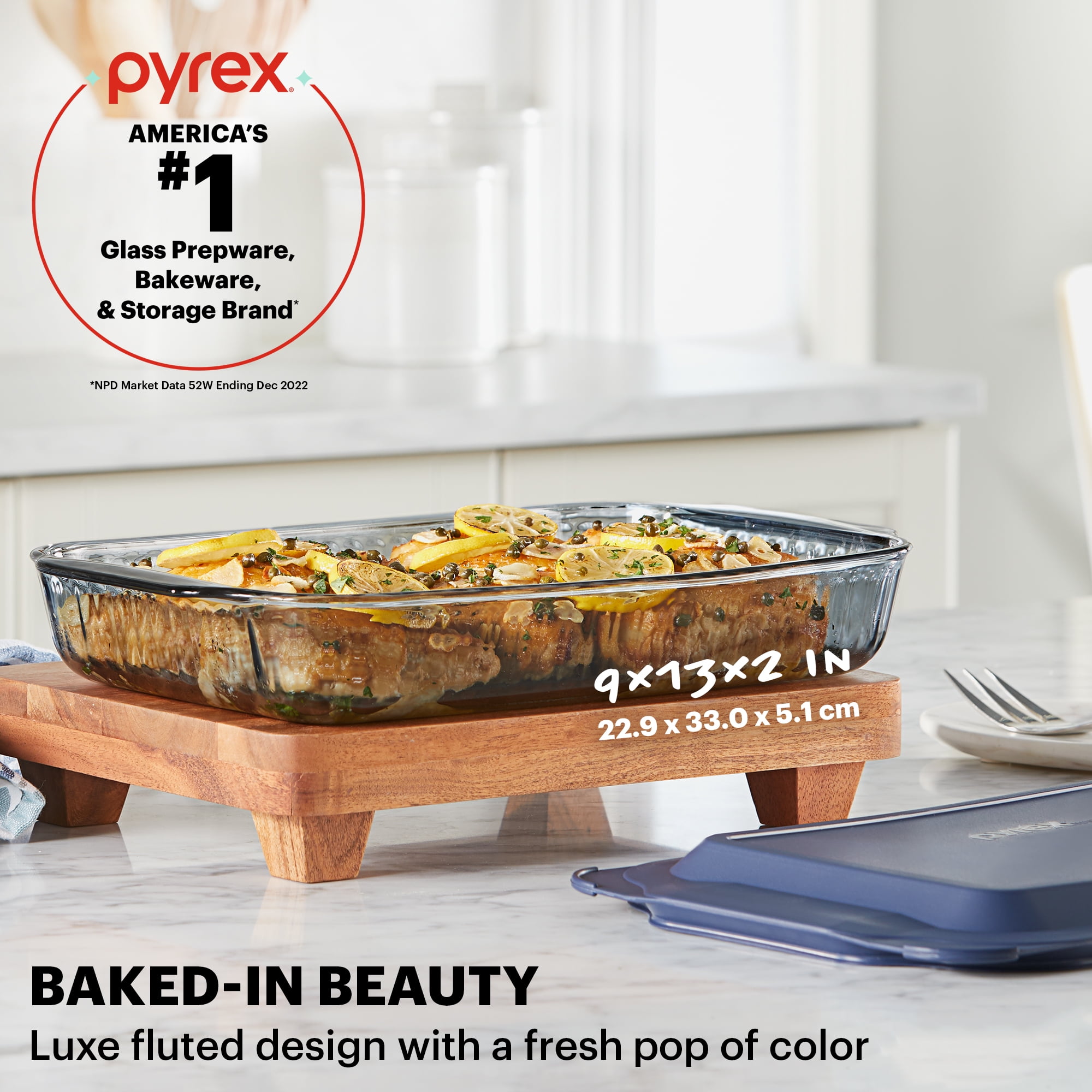 Pyrex Sculpted Tinted Rectangle 9x13 Glass Baking Dish with Airtight Lid, Smoke