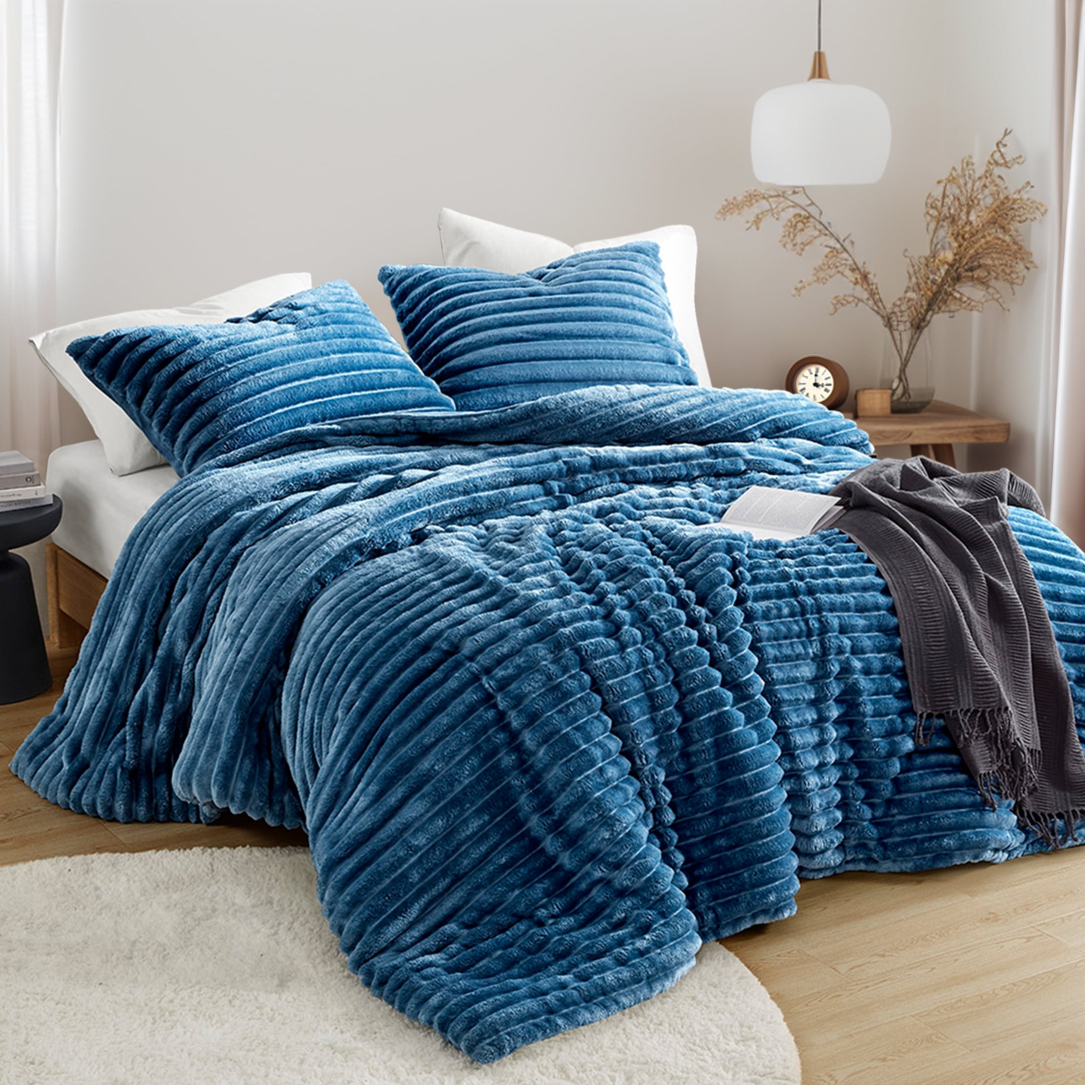 Regency Heights Twin/Twin XL Fluffy Ribbed Plush Comforter Set 2-Piece Bedding Set Blue