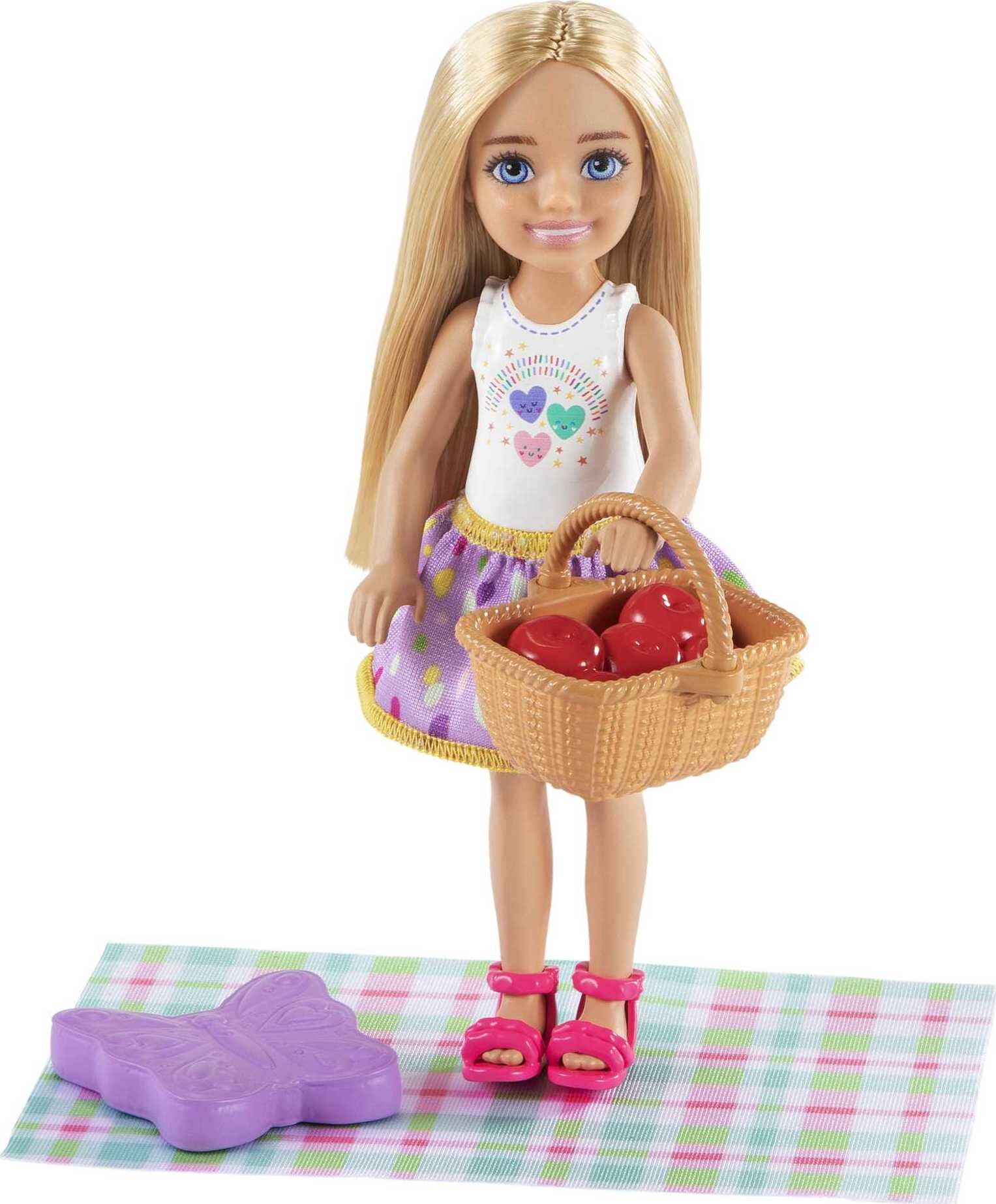 Barbie Chelsea Picnic Playset (6-in Blonde) with Pet Kitten, Table