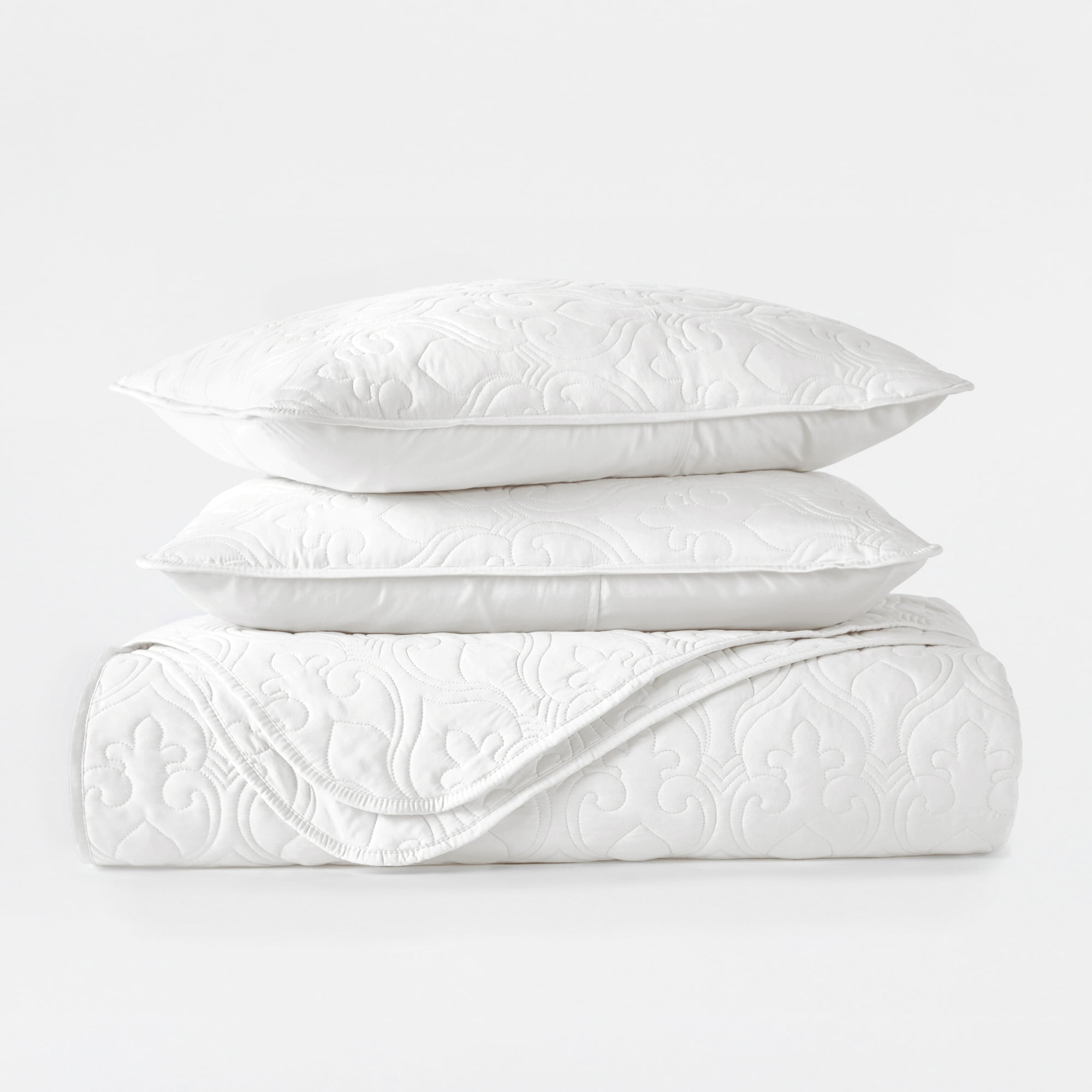 Lightweight Wrinkle Resistant Quilt Sets in White Damask for Full/Queen Size Bedding by Comfort Canopy