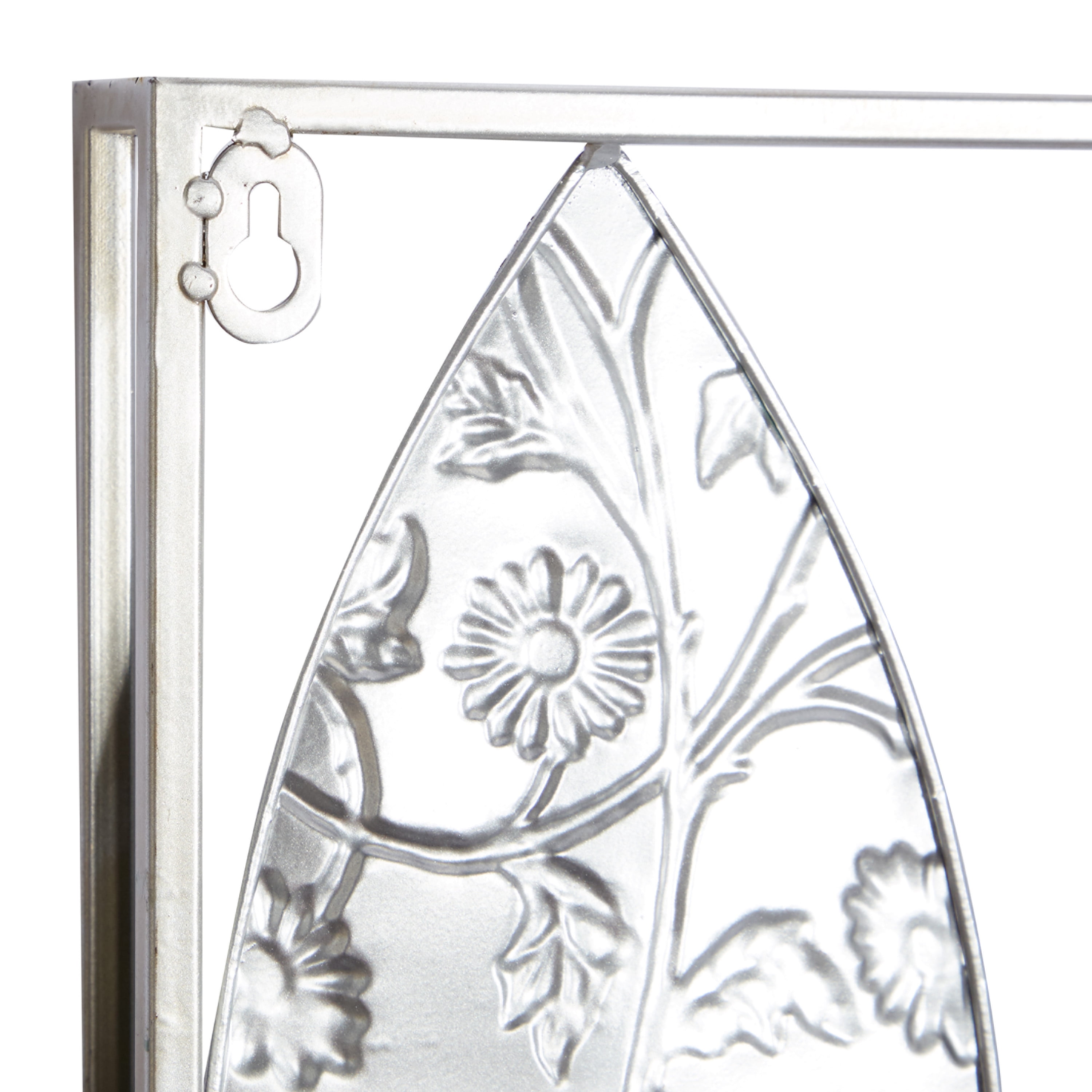 DecMode Green Metal Tall Cut-Out Leaf Wall Decor with Intricate Laser Cut Designs