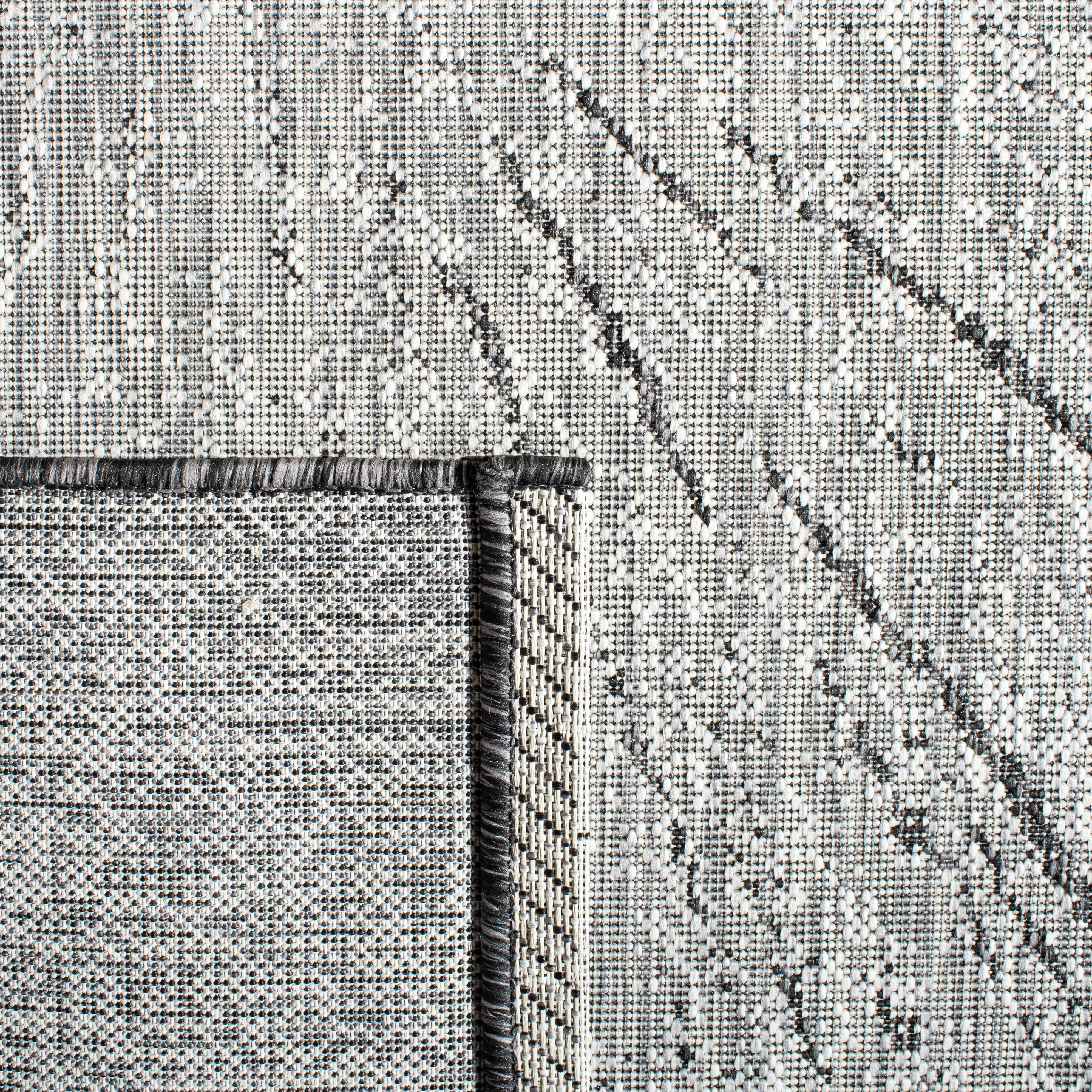 SAFAVIEH Courtyard Jaymz Radiant Indoor/Outdoor Area Rug, Grey/Black, 5'3" x 7'7"